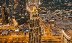 Dubai'deki Oracle Binası Drone Enkazı Yüzünden Hasar Gördü