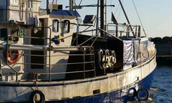 Ekvador'da 19 Kişilik Balıkçı Teknesi Kayboldu