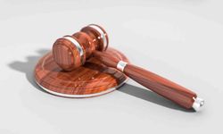 Üvey Babadan Bebeğe Şiddet 1 Milyar Dolar Tazminat Cezası