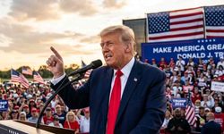 Trump'tan Küfürlü Hürmüz Paylaşımı 'O Kahrolası Boğazı Açın'