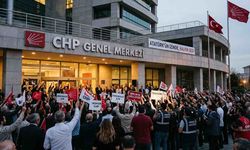 CHP Genel Merkezi'nde Arbede Partililer Arasında Gerilim