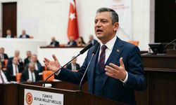 Özel TBMM Önünde Vatandaşlara Seslendi 'Cılız Ama Haklı'