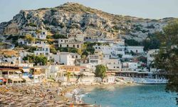 Yunanistan 251 Plajı Turistlere Kapattı