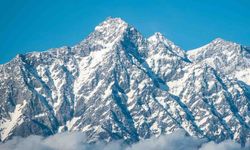 Himalayalar'da Buzullar Hızla Eriyor İnsanlar Tehlikede