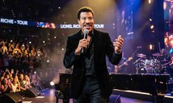 Şarkıcı Lionel Richie Sahnede Fenalaştı Yoğun Bakımda