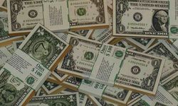 ABD'de ATM Önünde Bulduğu 128 Bin Doları Bankaya İade Etti