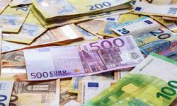 Polisten Kaçarken Arabadan 40 Bin Euro Attılar
