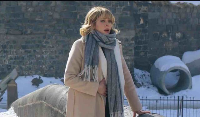 Hazal Türesan'ın Veliaht'ta Kars Sahnesi Kombin Fiyatı