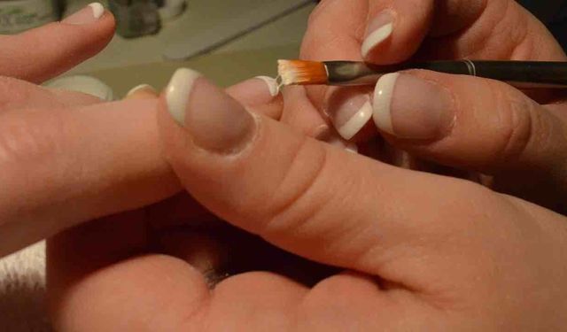 Yeni Moda Tırnakları Elmasla Süslemek