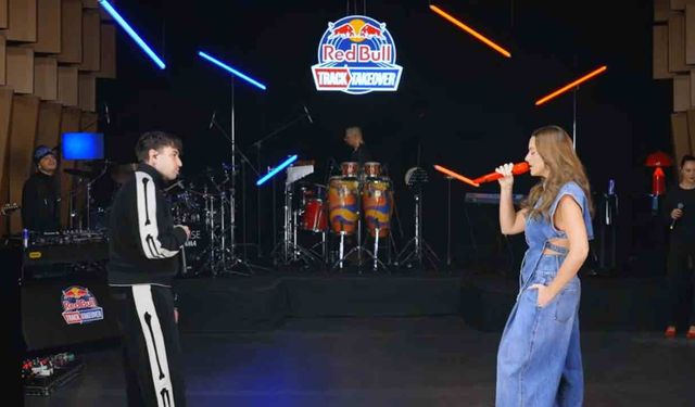 Hadise Ve Motive'nin Düeti Sosyal Medyada Gündem Oldu