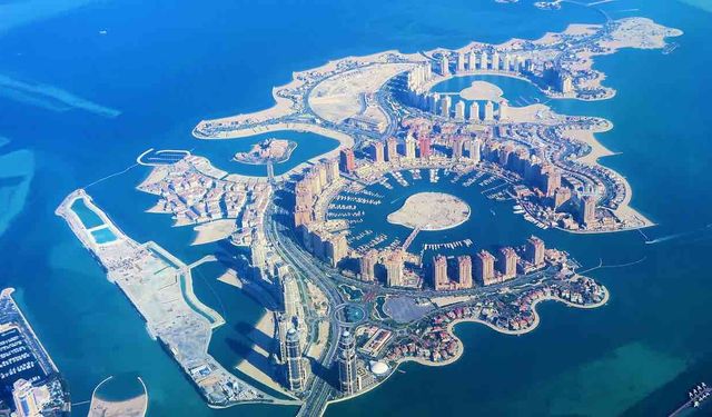 Katar Sınırlı Sayıda Uçuş İçin Hava Sahasını Yeniden Açtı