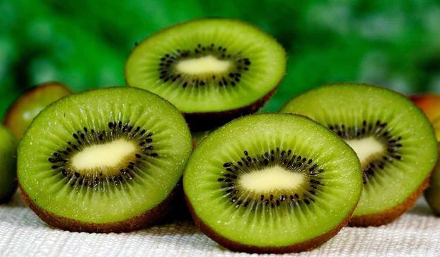 Yatmadan Önce 2 Kivi Yemek Uyumayı Kolaylaştırıyor