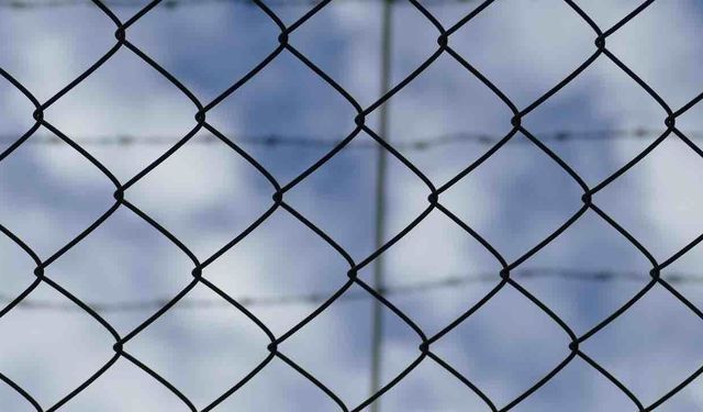 Köle Olarak Kullandığı Kadını 25 Yıl Kilitli Tuttu