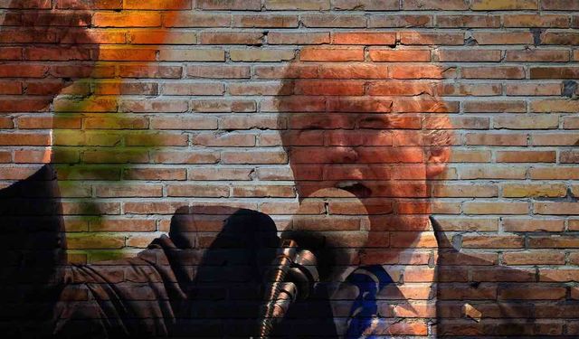 Trump'tan İran'a Tehdit 'Daha Sert Vururuz'