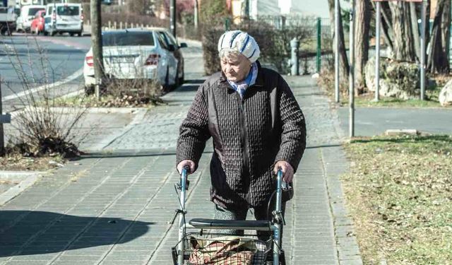 Alzheimer'ın Habercisi 5 Önemli İşaret Nelerdir?
