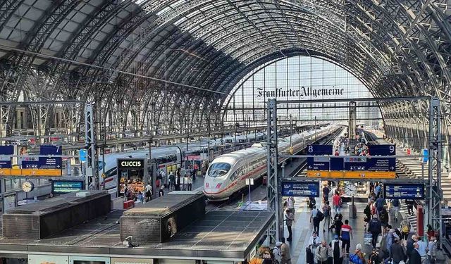 Dünyanın En Lüks Tren Garı İsviçre'nin Zürih Garı