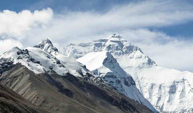 Everest'in Zirvesinde 2 Rekor Birden Kırıldı