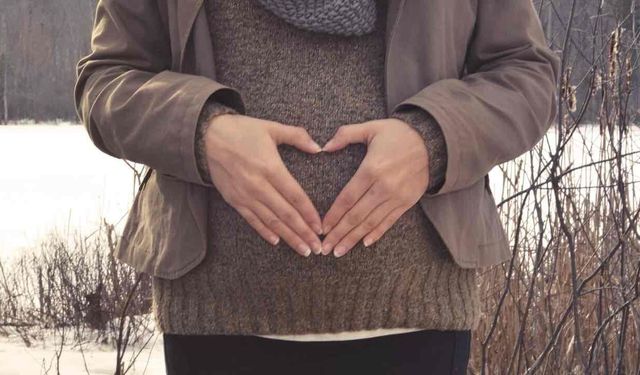 10 Yıl Önce Ölen Eşinin Spermiyle Anne Oldu