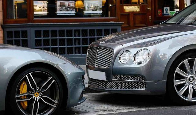 Paris'te Bir Garajdan 20 Lüks Otomobil Çalındı