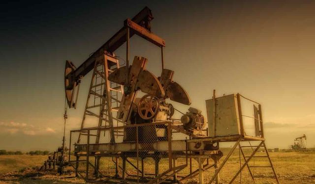 İran Petrol Bakanı 'Abluka Zorluyor Ama Üretim Azalmadı'