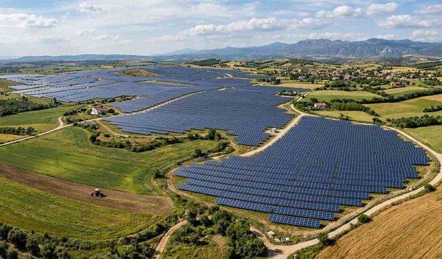 Türkiye Dev Güneş Panelleriyle Avrupa'da Zirveye Oynuyor