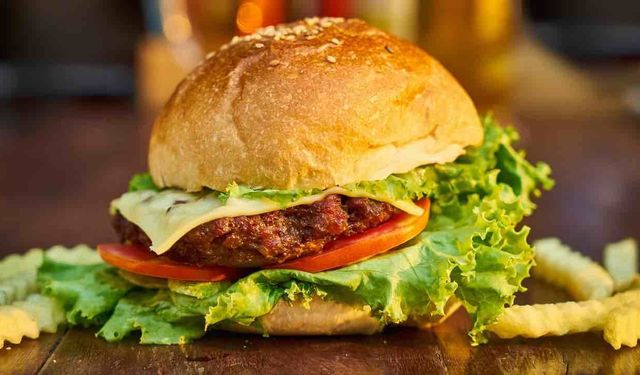 Hamburger Ve Kola Beyne Zarar Veriyor
