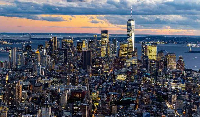 New York'ta Panik Bir Gökdelen Çöküyor