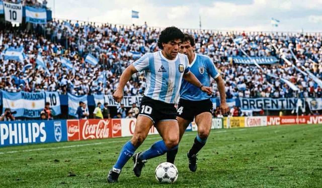 Maradona'nın Tanrı'nın Eli Topu Rekor Fiyata Satıldı