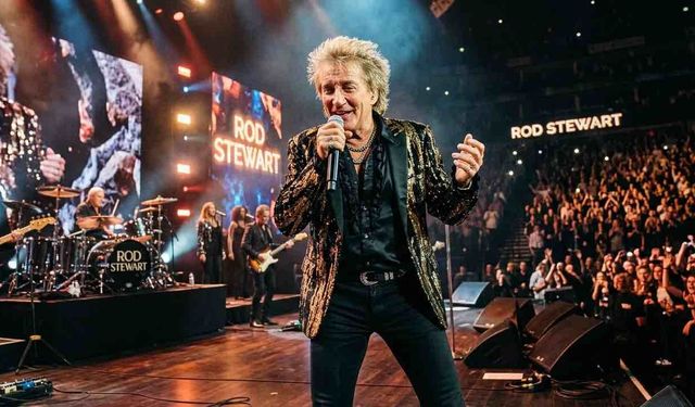 Şarkıcı Rod Stewart Turnesini Yarıda Kesti