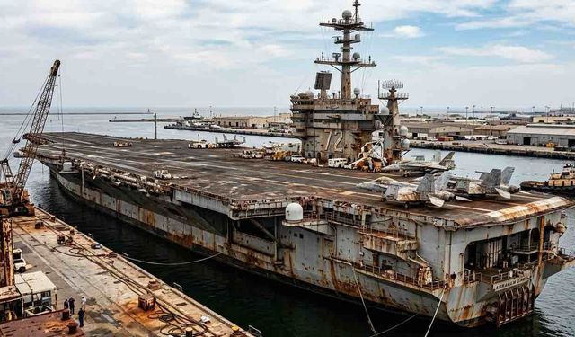 Skandal USS Abraham Lincoln Uçak Gemisi Pas Tuttu