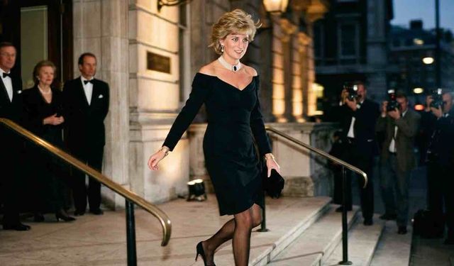 Lady Diana'nın İntikam Elbisesi Açık Artırma İle Satılacak