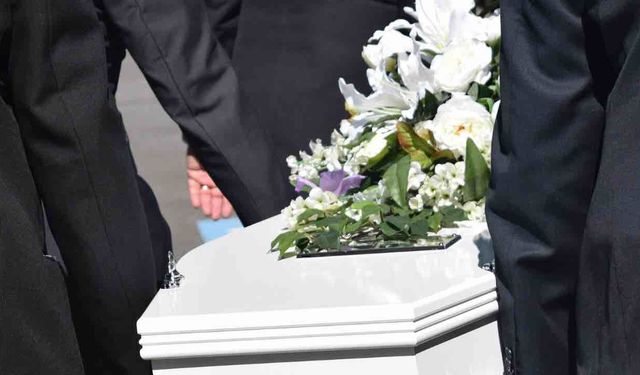 Öldü Sanılan Genç Kız Tabutta Uyandı
