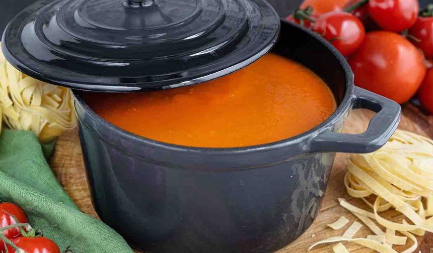 Domatesli Arpa Şehriye Çorbası Nasıl Yapılır?