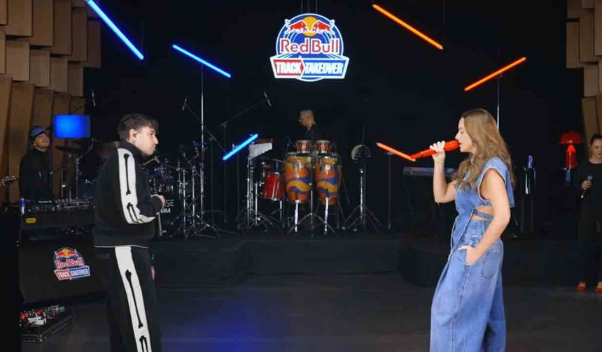 Hadise Ve Motive'nin Düeti Sosyal Medyada Gündem Oldu