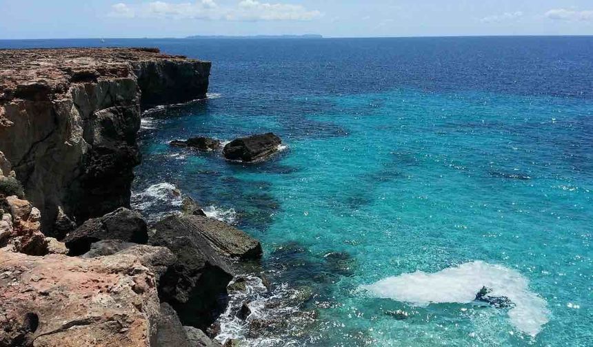 Mallorca'da Turistler Şikayetçi Deniz Hamam Gibi