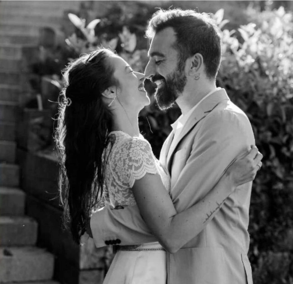 hira koyuncuoglu baran sulhan ile nisanlandi