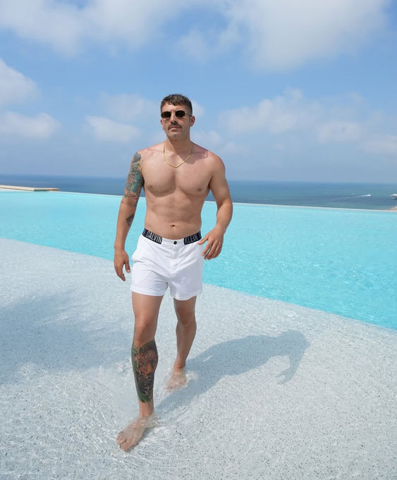 cihangir ceyhan dan luks tatil sitemi bu kadar kotu olmayin